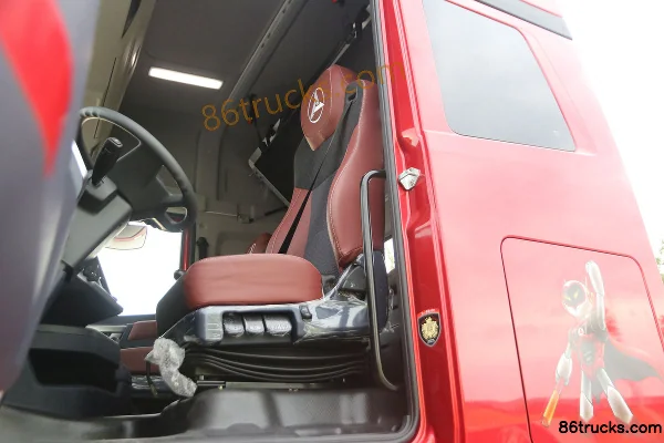 SANY Truck Jiangshan New Hero Super Strong Edition 560hp 6X4(10 wheels) Tractor Truck (China VI) Cab (2) | 86Trucks