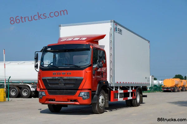 Sinotruk HOWO G5X 220 hp 4X2(6 wheels) Sleeper cab refrigerated truck (Lvye brand) Exterior (3) | 86Trucks