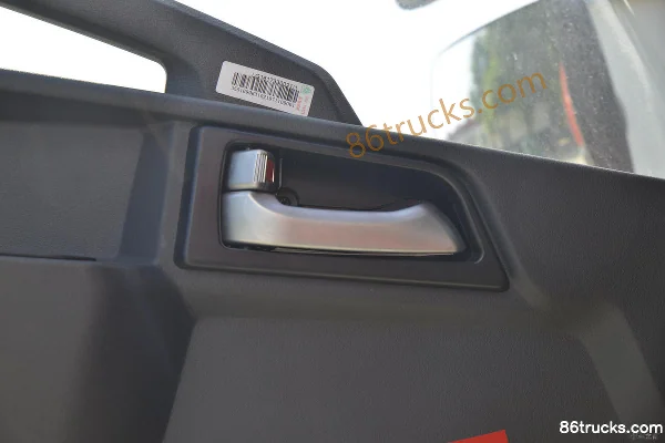 Sinotruk HOWO G5X 220 hp 4X2(6 wheels) Sleeper cab refrigerated truck (Lvye brand) (3) | 86Trucks