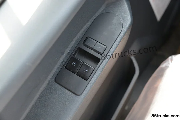 Sinotruk HOWO G5X 220 hp 4X2(6 wheels) Sleeper cab refrigerated truck (Lvye brand) (2) | 86Trucks