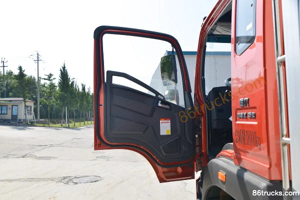 Sinotruk HOWO G5X 220 hp 4X2(6 wheels) Sleeper cab refrigerated truck (Lvye brand) (1) | 86Trucks