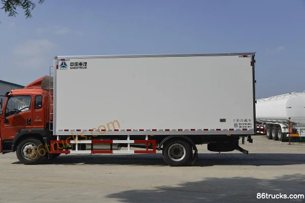 Sinotruk HOWO G5X 220 hp 4X2(6 wheels) Sleeper cab refrigerated truck (Lvye brand) Body (2) | 86Trucks