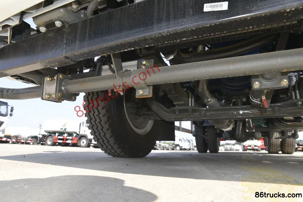 Sinotruk HOWO TX 220 hp 4X2(6 wheels) Water Sprinkler Truck (Luye Brand) Chassis (2) | 86Trucks