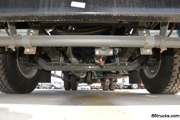 Sinotruk HOWO TX 220 hp 4X2(6 wheels) Water Sprinkler Truck (Luye Brand) Chassis (1) | 86Trucks