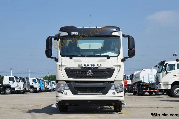 Sinotruk HOWO TX 220 hp 4X2(6 wheels) Water Sprinkler Truck (Luye Brand) Exterior (2) | 86Trucks