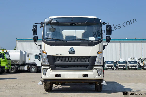 Sinotruk HOWO G5X 220 hp 4X2(6 wheels) Water Sprinkler Truck (Lvye Brand) Exterior (2) | 86Trucks