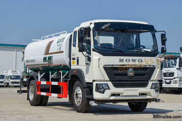 Sinotruk HOWO G5X 220 hp 4X2(6 wheels) Water Sprinkler Truck (Luye Brand)(Capacity 10.67) Exterior