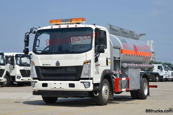 Sinotruk HOWO Hanjiang 160 hp 4X2(6 wheels) Tank Truck (Lvye Brand) Exterior (3) | 86Trucks