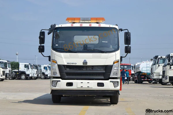 Sinotruk HOWO Hanjiang 160 hp 4X2(6 wheels) Tank Truck (Lvye Brand) Exterior (2) | 86Trucks