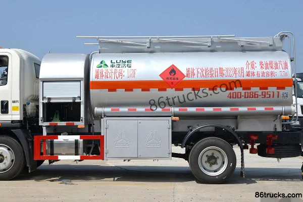 Sinotruk HOWO Hanjiang 160 hp 4X2(6 wheels) Tank Truck (Lvye Brand) Body (2) | 86Trucks
