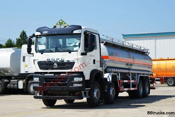 Sinotruk HOWO TX7 350hp 8X4(12 wheels) flammable liquid tanker (Lvye brand) Exterior (3) | 86Trucks
