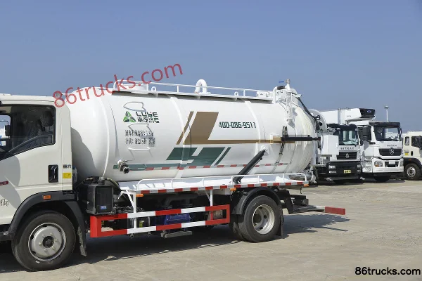 Sinotruk HOWO Hanjiang 160hp 4X2(6 wheels) Vacuum Truck (Lvye Brand) Body (1) | 86Trucks