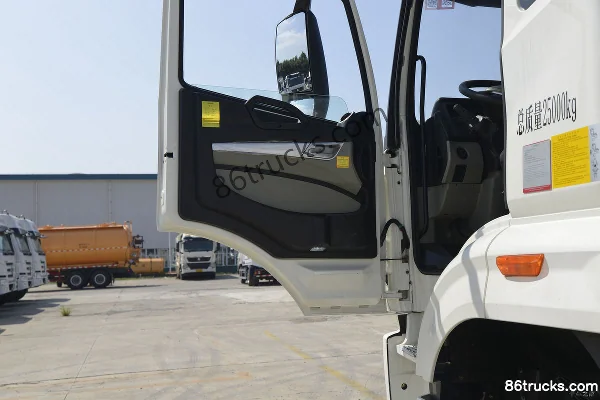 Sinotruk HOWO N5G 310hp 6X4(10 wheels) Water Sprinkler Truck (Lvye Brand) Cab (2) | 86Trucks
