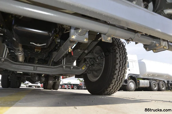 Sinotruk HOWO N5G 310hp 6X4(10 wheels) Water Sprinkler Truck (Lvye Brand) Chassis (3) | 86Trucks