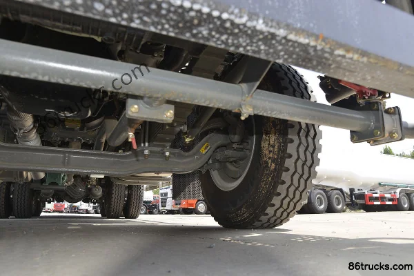 Sinotruk Sitrak SITRAK C5H 310hp 6X4(10 wheels) Water Sprinkler Truck (Lvye Brand)(13.33m³) Chassis (3) | 86Trucks