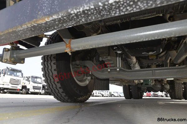 Sinotruk Sitrak SITRAK C5H 310hp 6X4(10 wheels) Water Sprinkler Truck (Lvye Brand)(13.33m³) Chassis (2) | 86Trucks