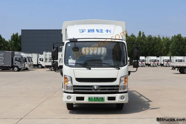 Yutong Wide Body 4.18m Single Row Electric Stake Light Truck 90.236kWh 4X2(6 wheels) Exterior (2) | 86Trucks