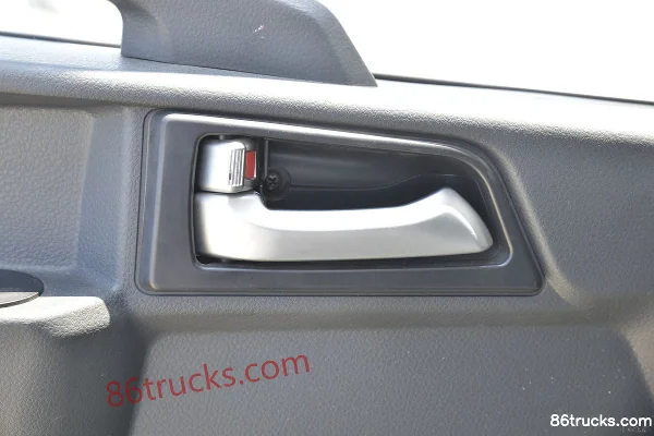 Sinotruk HOWO Hanjiang 130 ch 4X2(6 roues) camion frigorifique 4 m (China VI) (marque Luye) Cabine (3) | 86Trucks
