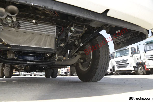 Sinotruk HOWO Hanjiang 130 ch 4X2(6 roues) camion frigorifique 4 m (China VI) (marque Luye) Châssis (3) | 86Trucks