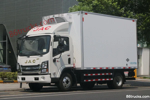 JAC Weiling K5 150hp 4X2(6 wheels) 4.015m Single Row Refrigerated Truck (China VI) Exterior (3) | 86Trucks