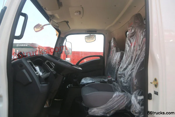 JAC Weiling K5 150hp 4X2(6 wheels) 4.015m Single Row Refrigerated Truck (China VI) Cab (3) | 86Trucks
