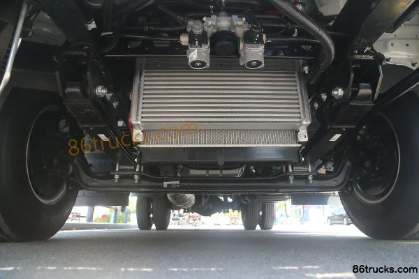 JAC Weiling K5 150hp 4X2(6 wheels) 4.015m Single Row Refrigerated Truck (China VI) Chassis (1) | 86Trucks
