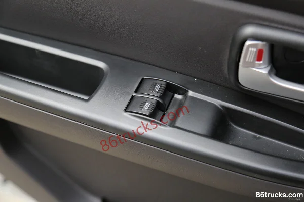 Foton Xiangling V1 1.6L 122hp 4X2(6 wheels) Gasoline 2.8m single-row wing-opening van micro truck Cab (3) | 86Trucks