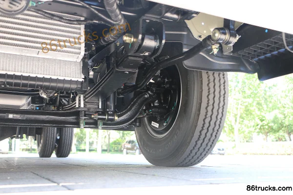 Foton Times Linghang G5 132hp 4X2(6 wheels) 3.83m Crew Cab Flatbed Light Truck Chassis (3) | 86Trucks