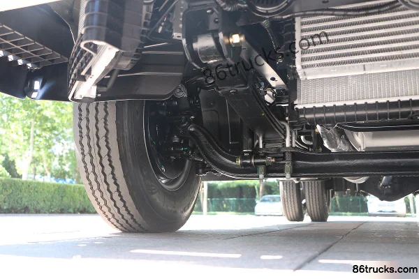 Foton Times Linghang G5 132hp 4X2(6 wheels) 3.83m Crew Cab Flatbed Light Truck Chassis (2) | 86Trucks