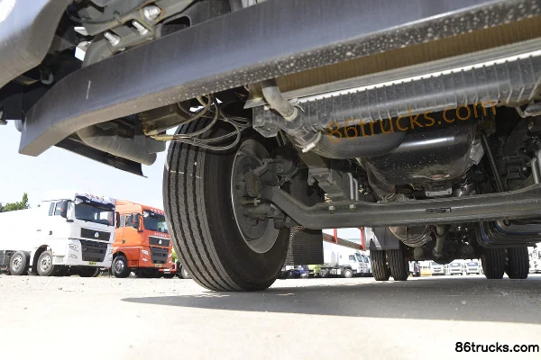 Sinotruk Sitrak G5 250hp 4X2(6 wheels) Refrigerated Truck (Luye Brand) Chassis (2) | 86Trucks