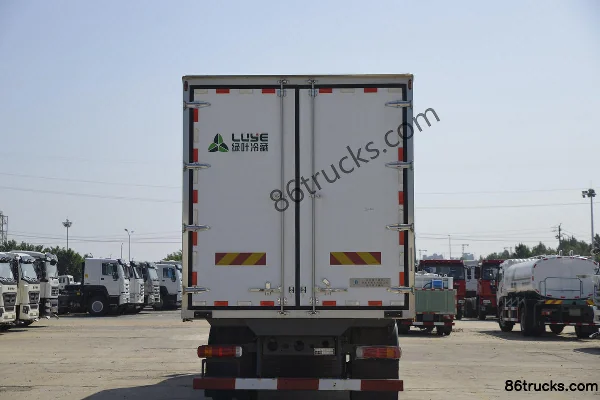 Sinotruk Sitrak G5 250hp 4X2(6 wheels) Refrigerated Truck (Luye Brand) Body (3) | 86Trucks