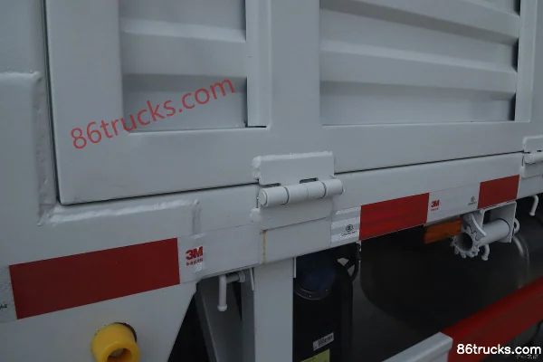 Sinotruk Sitrak G5S Luxury Edition 270hp 4X2(6 wheels) 6.8m AMT Automatic Cage Cargo Truck Body (2) | 86Trucks