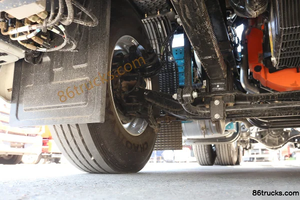Foton Auman Galaxy version traversée 580ch 6X4(10 roues) tracteur routier AMT automatique (ralentisseur hydraulique) Châssis (2) | 86Trucks