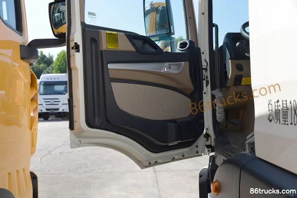 Sinotruk HOWO TX 250ch 4X2(6 roues) camion frigorifique (marque Lvye) Cabine (2) | 86Trucks