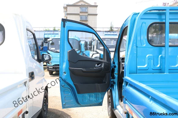 Feidi Q3 Series 122hp 4X2(6 wheels) 2.8m Single Row Flatbed Mini Truck Cab (1) | 86Trucks