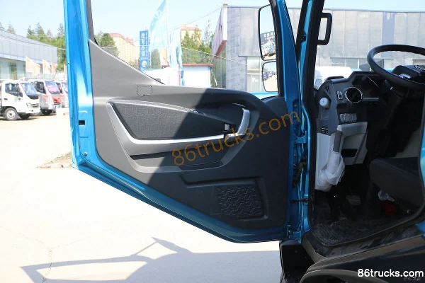Feidi W5 156 hp 4X2(6 wheels) 4.18m Single Row Van Light Truck (China VI) Cab (2) | 86Trucks