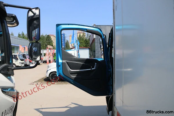 Feidi W5 156 hp 4X2(6 wheels) 4.18m Single Row Van Light Truck (China VI) Cab (1) | 86Trucks