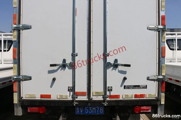 Feidi W5 156 hp 4X2(6 wheels) 4.18m Single Row Van Light Truck (China VI) Body (3) | 86Trucks