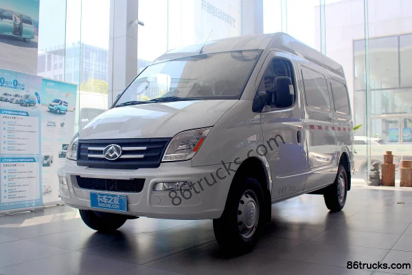 SAIC MAXUS V80 PLUS 2023 139hp 2.0T Diesel 3-Seat 6-Speed Manual Short Wheelbase Mid Roof Panel Van Exterior (3) | 86Trucks