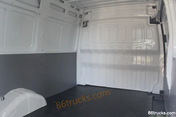 SAIC MAXUS V80 2023 Classic City King 127ch 2.0T Diesel 3 places 6 vitesses automatiques Empattement court Toit moyen Fourgon fermé Caisse (