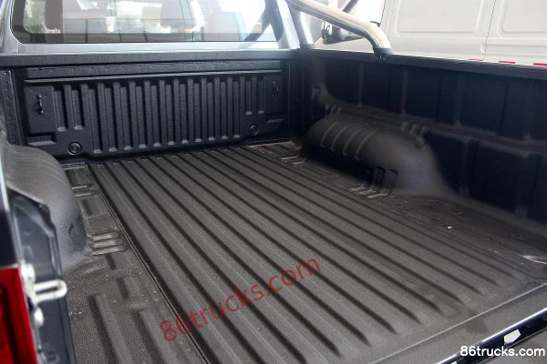 SAIC MAXUS T70 Smart Edition 2.0T Diesel 163 hp Automatic 4WD Long Box Double Cab Pickup Official Photos (2) | 86Trucks