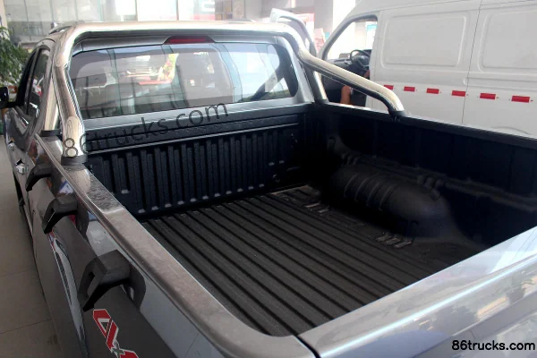 SAIC MAXUS T70 Smart Edition 2.0T Diesel 163 hp Automatic 4WD Long Box Double Cab Pickup Official Photos (1) | 86Trucks