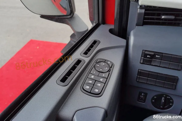 HualingX9 560 ch 6X4(10 roues) tracteur routier Cabine (1) | 86Trucks