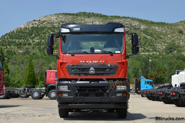 Sinotruk HOWO TX Heavy Truck 500 hp 6X4(10 wheels) tractor truck Exterior (2) | 86Trucks