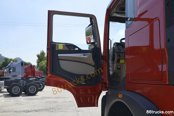 Sinotruk HOWO TX Heavy Truck 500 hp 6X4(10 wheels) tractor truck Cab (2) | 86Trucks