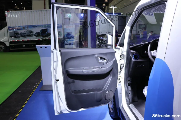 ZhiLan Auto ZhiLan Elf E7 5.395m Electric Cargo Van 46.36kWh Cab (1) | 86Trucks