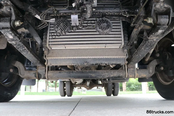 Foton Aoling M 1.5L 136 ch 4X2(6 roues) essence 3,1 m cabine double plateau léger (China VI) Châssis (1) | 86Trucks