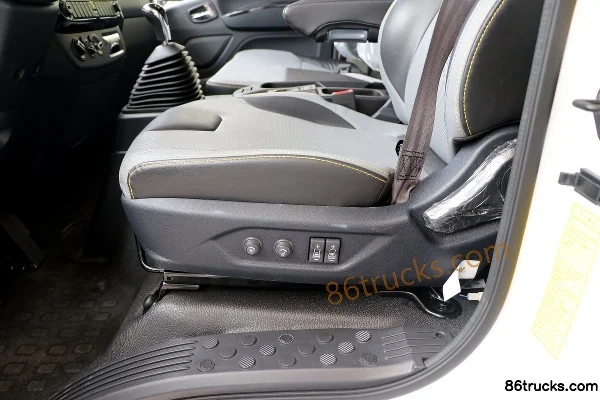 Foton Golden Aoling 158 hp 4X2(6 wheels) 4.14m Single Row Van Light Truck (China VI) Cab (3) | 86Trucks