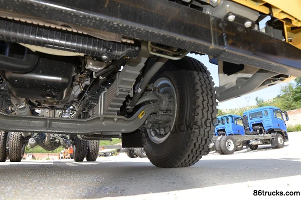 Sinotruk HOWO TX 270 ch 4X2(6 roues) camion porteur à ridelles de 6,75 m (China VI) Châssis (3) | 86Trucks