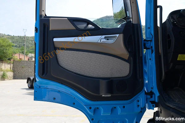 Sinotruk HOWO TX Heavy Truck 25T 6X4(10 wheels) Battery Swap Electric Tractor Truck 350.07kWh Cab (2) | 86Trucks